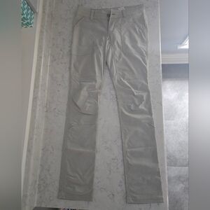 Columbia Women’s Outdoors Pants in Light Gray